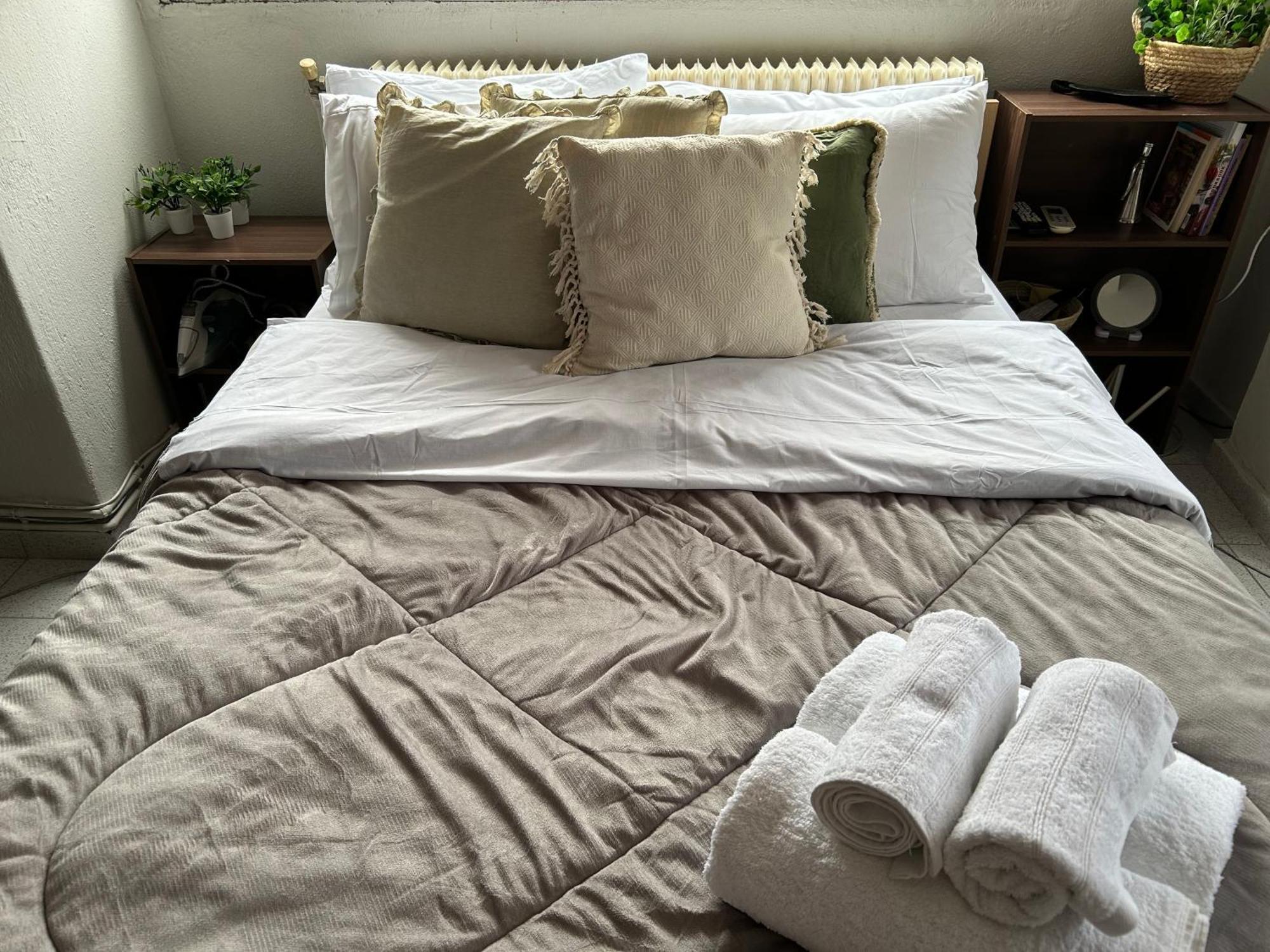 City Center Apartment سيرس المظهر الخارجي الصورة